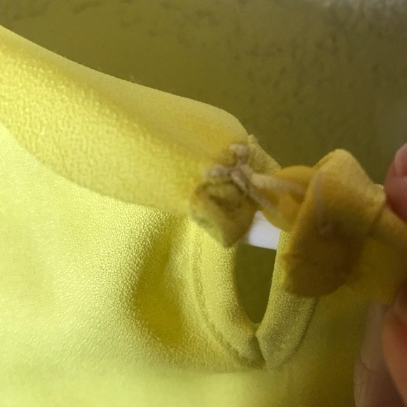 SHEIN ruffle sleeveless blouse. - Picture 5 of 5